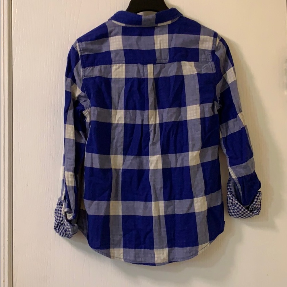 Button Up - Picture 4 of 5